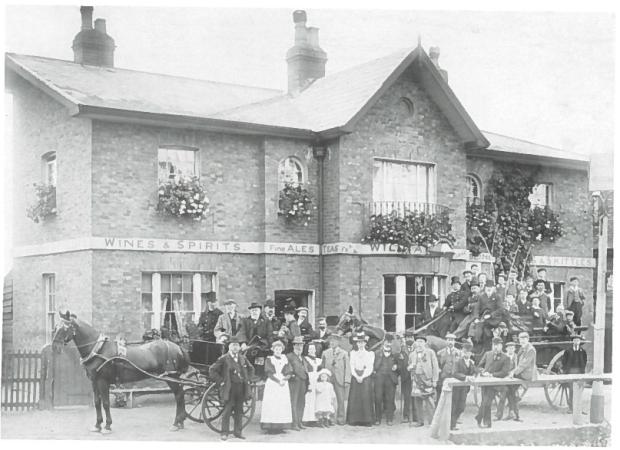 Beating the Bounds, again outside the Fox and Goose in 1898. Source: Ealing As It Was Hendon Publishing 1993